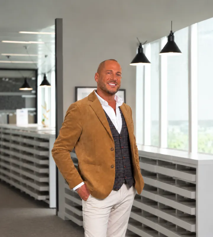 David, expert en Immobilier neuf Kaufman & Broad - Série Les Clés du Neuf sur M6+