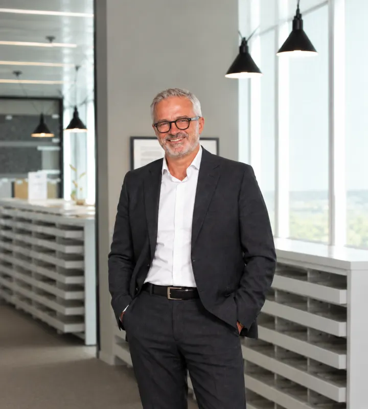 Thierry, expert en immobilier neuf Kaufman & Broad - Série Les Clés du Neuf sur M6+