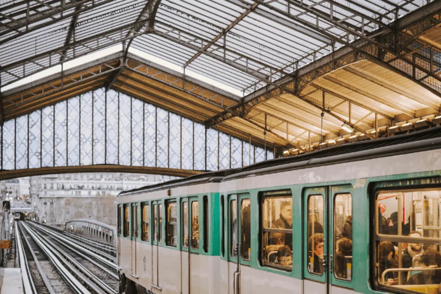Bouche de métro parisien 