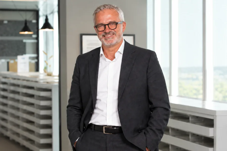 Thierry, expert en immobilier neuf Kaufman & Broad - Série Les Clés du Neuf sur M6+